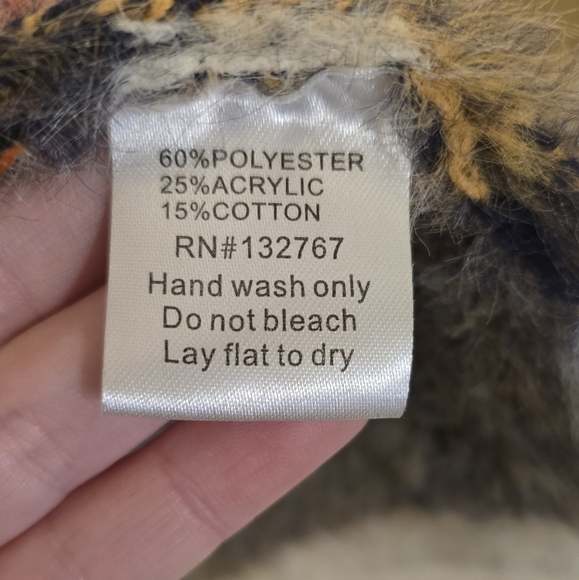 Baciano Sweater - Picture 15 of 16